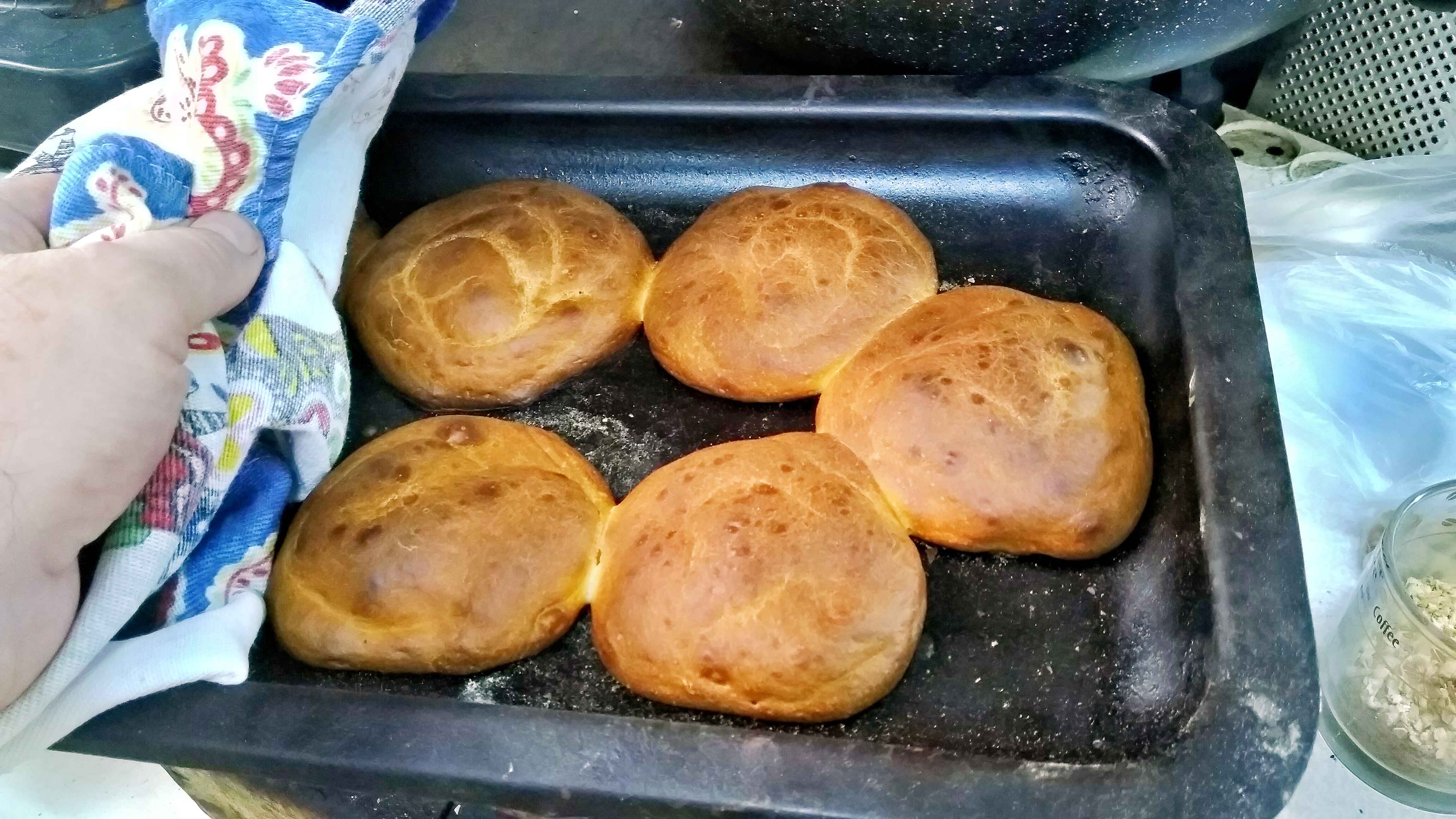 Булочки в духовке. Тесто на кефире.