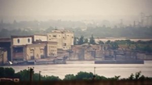 Вид на Каховскую ГЭС спустя три недели катастрофы