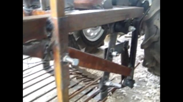 Самодельная картофелекопалка для мотоблока Аврора Country 1000 первый запуск. смотреть онлайн