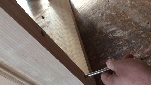 Журнальный столик. Сборка нижней части смотреть онлайн