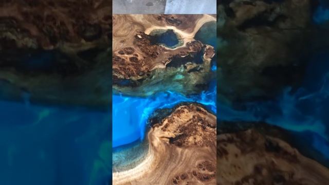 Пано в нишу под зеркало.Материал каповый карагач и оптически прозрачная эпоксидная смола смотреть онлайн