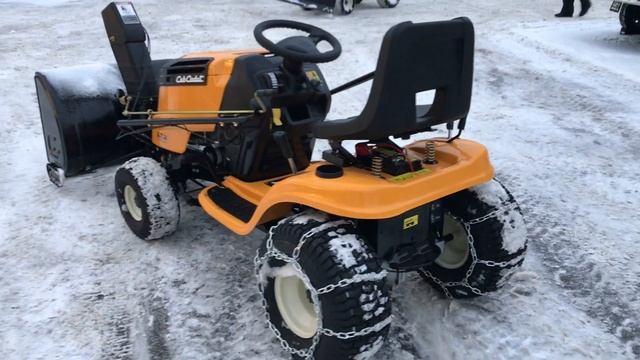 Садовый трактор Cub Cadet LT3 с насадкой снегоуборщик