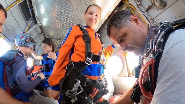 Затяжной прыжок с парашютом в тандеме! Одесса Гидропорт смотреть онлайн