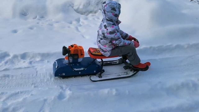 Обзор детского снегохода. "МотоКат". смотреть онлайн