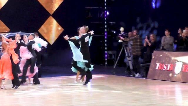 Квикстеп / Юниоры 2 St (Open) 1/2 - Capital Cup Minsk 2023 (14.10.2023) смотреть онлайн