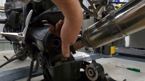 BMW K1200R Final Drive Oil Change Service