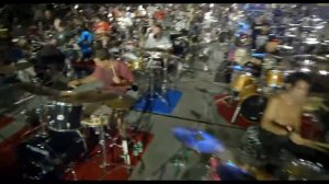 1000 музыкантов исполнили вещь Нирваны "Smells Like Teen Spirit"