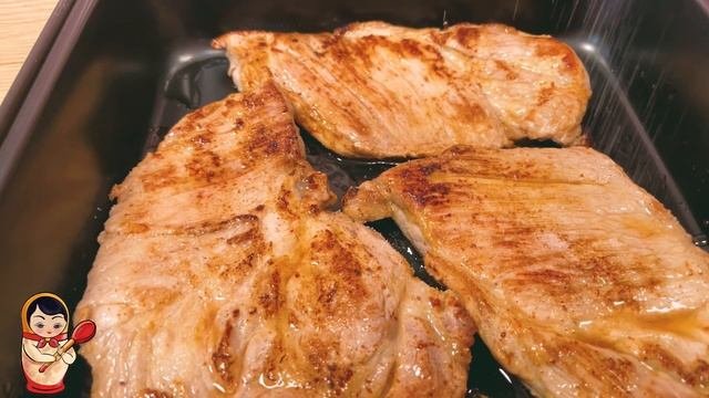 Возьмите  МЯСО и приготовьте по этому рецепту! Очень вкусное мясо  под луковой шубой