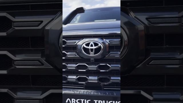 Брутальный автомобиль TOYOTA TUNDRA AT37 отлично совмещает в себе надежность и стиль ? смотреть онлайн