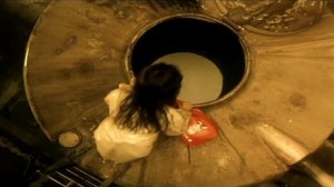 Dark Water (2002) (Trailer HD) - Hideo Nakata