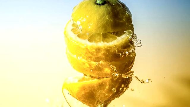 ЗАМОРОЖЕННЫЙ ЛИМОН ЧУДО СРЕДСТВО ОТ ВСЕХ БОЛЕЗНЕЙ! Почему замороженный лимон полезнее свежего смотреть онлайн
