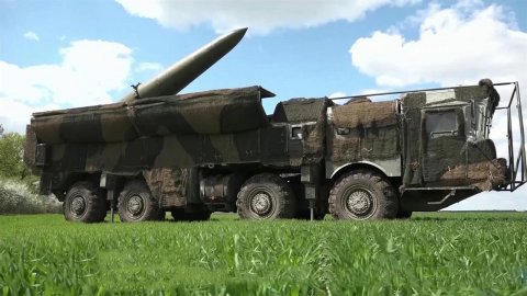 Российское Минобороны опубликовало кадры работы ракетного комплекса "Искандер-М"