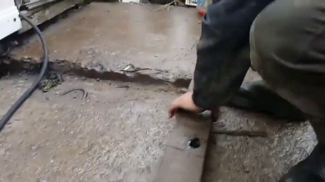 Чистка центрифуги на Скания G400 после пробега 360 тысяч километров на масле Shell.