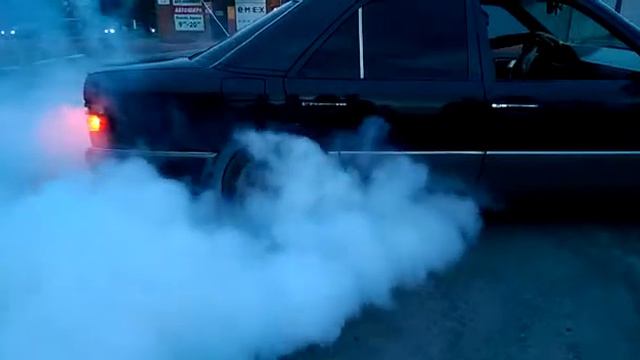 мерседес 124 Burnout