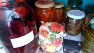 Обзор моего  мини погребка на балконе (как храню заготовки на зиму)