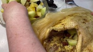 Рождественская утка в духовке. Секрет приготовления сочной утки. Это ЛУЧШИЙ рецепт  утки с яблоками