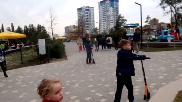 vlog ? БЫСТРАЯ ДОСТАВКА / РАСПУСТИЛСЯ АДЕНИУМ/ ЗЕРКАЛЬНЫЙ ЛАБИРИНТ / ПАРК / ШАУРМА смотреть онлайн