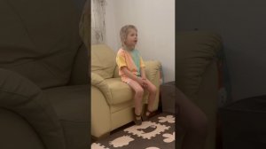 Видео о том, как не сойти дома с ума с тремя маленькими детьми