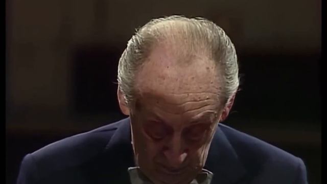 Vladimir Horowitz plays Mozart Rondo in D K485 смотреть онлайн