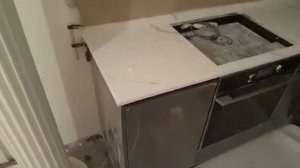 Столешница и остров из кварцевого камня Avant 7400 Калакатта Дофине