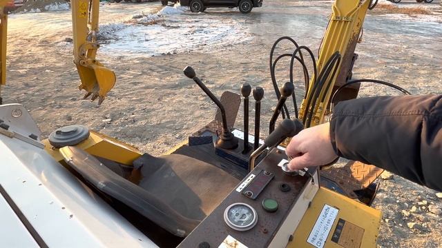 Два мини экскаватора с разницей в 20 лет!!! смотреть онлайн