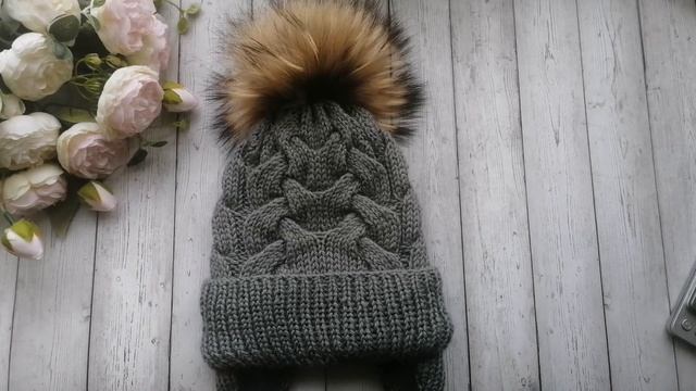 Что связала из новой пряжи/ экспресс мк на шапку с завязками.