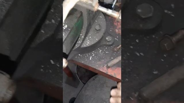 INFINITY FX35.Ремонт направляющих задних тормозных супартов.Начало. instagram #ZAIR739 смотреть онлайн