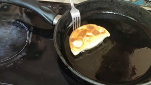 КАК правильно жарить чебурек.....
