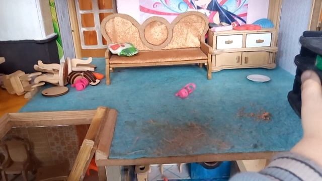 Кукольный домик своими руками. Домик для кукол с мебелью и ремонтом.