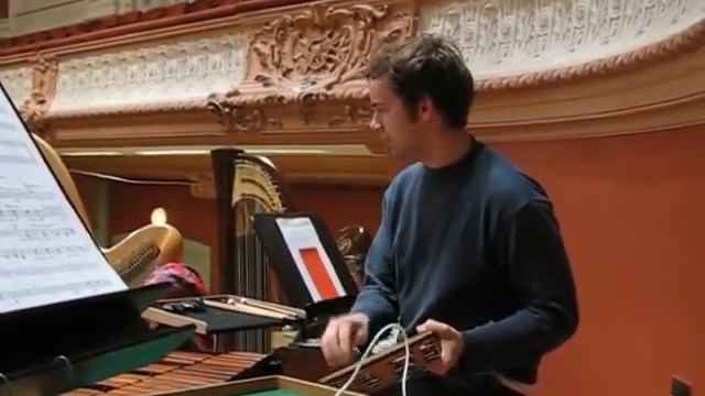 Tambourine смотреть онлайн