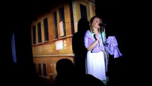 Я словно бабочка к огню