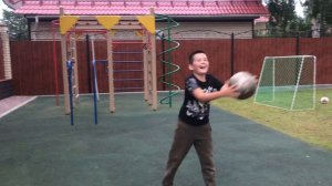 Попадаю ногой в кольцо