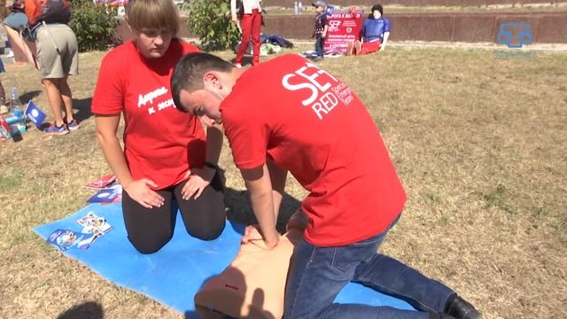 В Симферополе отметили День флага и герба Республики смотреть онлайн