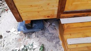 Бытовка дачная 8 метров с двухскатной крышей и сборкой на участке