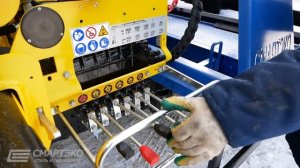 Эвакуатор с платформой ломаного типа от "Cмартэко" и КМУ "HYVA" на шасси "JAC"