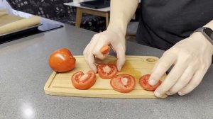 Завтрак которые украсит Ваше утро! Вкусный круассан с песто и помидорами