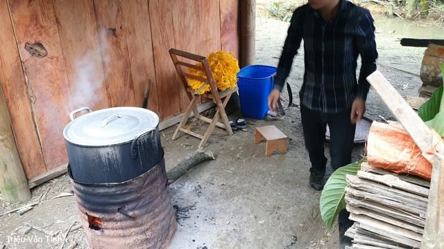 Harvest corn, Boil corn, Pumpkin flowers bring to the market to sell | Triệu Văn Tính