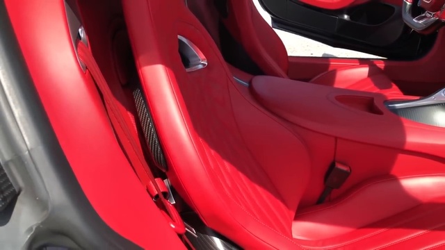 Вот почему Bugatti Chiron стоит $3 миллиона смотреть онлайн