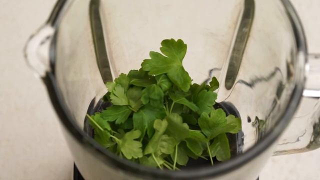 Запеченный камамбер с соусом чатни