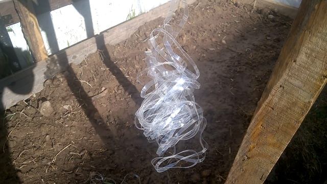 теплица у забора руками двух пенсионеров смотреть онлайн