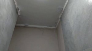 Шпаклюем потолочные плинтуса  своими руками