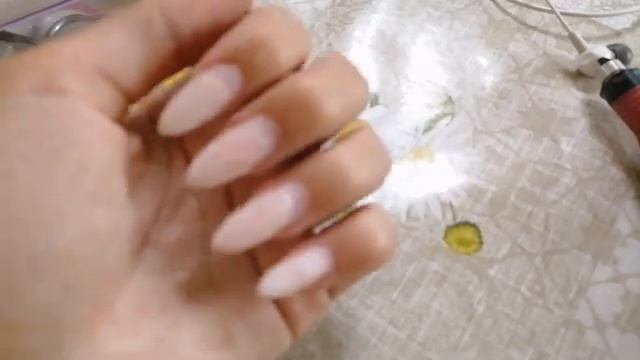 как я делаю МАНИКЮР сама себе || коррекция нарощенных ногтей смотреть онлайн