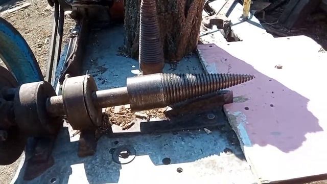 винтовой дровокол. по просьбе п-ка. небольшой обзор и работа. смотреть онлайн