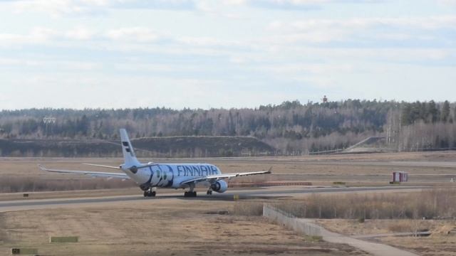 Elevated Perspectives: Helsinki-Vantaa Rooftop Plane Spotting Experience смотреть онлайн
