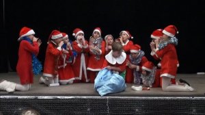 Новая гуманитарная школа. Новогодний капустник 28.12.2016. Выступление учеников 3 класса.