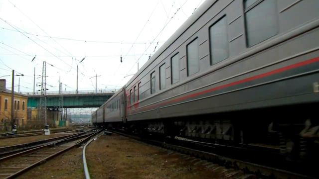 ЭП1М-398 с поездом Воркута — Адлер смотреть онлайн