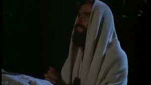 Один молится Христос