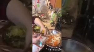 Как приготовить крахмальную лапшу фунчозу в сковороде Вок без добавления воды!