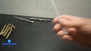 Как повесить на стену турник?