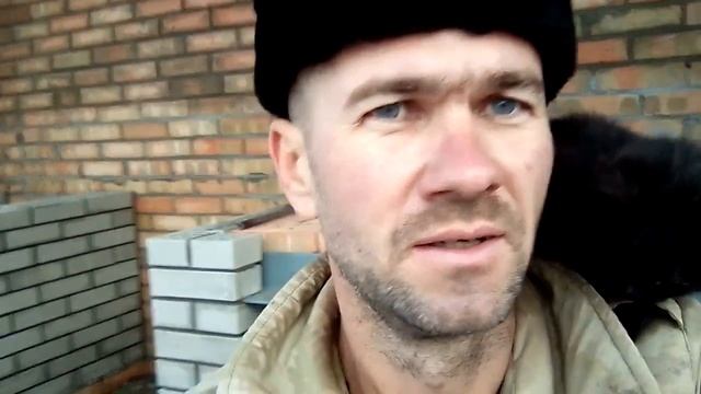 кладка кирпича- с помощником веселее смотреть онлайн